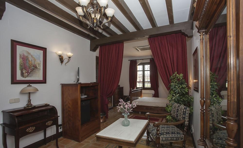 Vettonia Hotell Ávila Exteriör bild