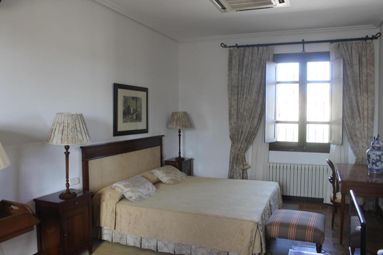 Vettonia Hotell Ávila Exteriör bild